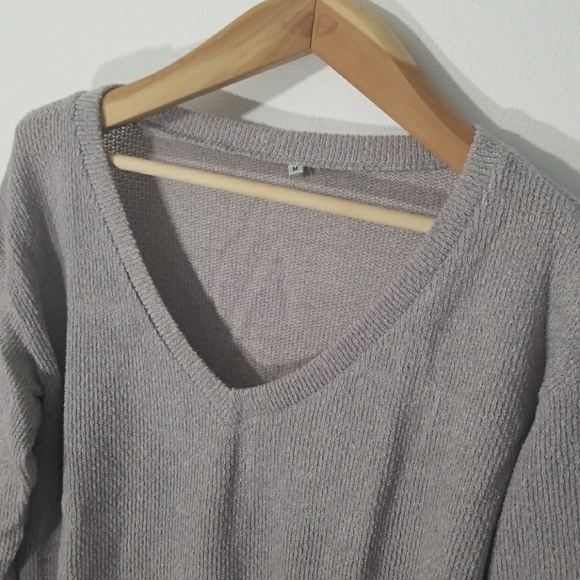 Loose V-Neck Sweater - Picture 4 of 4